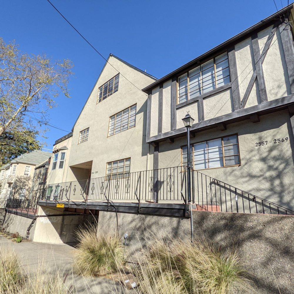 AP - 2555 Le Conte Ave #D - Studio/1ba - $1,895 – Available for Key Check Out Monday